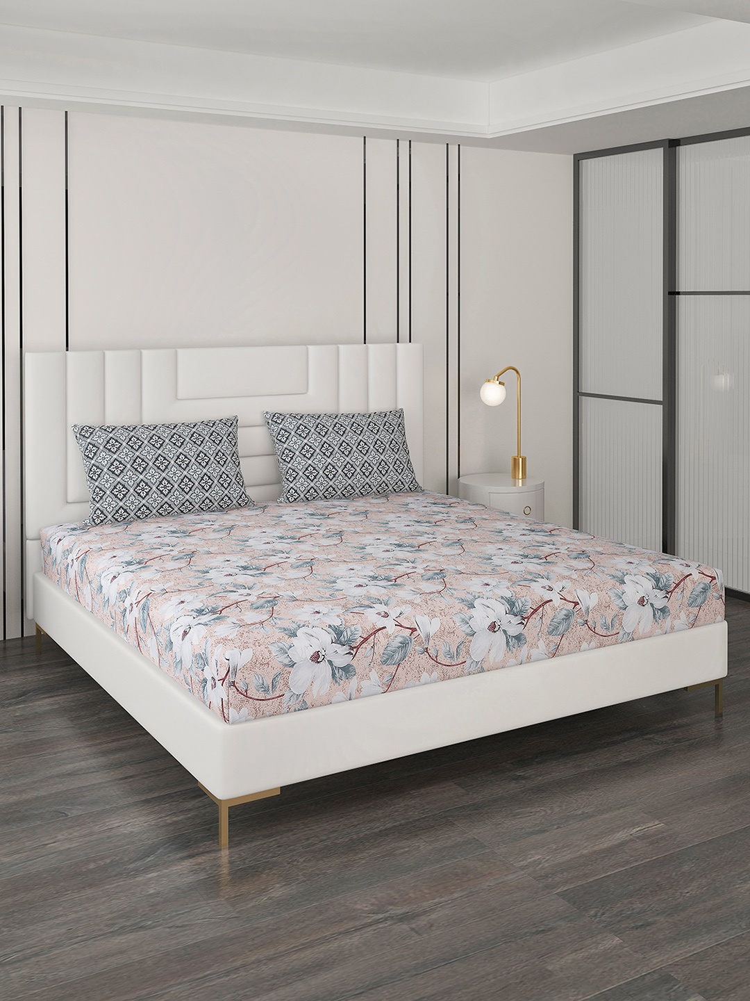 

Monte Carlo Beige & White Floral Cotton 144 TC King Bedsheet With 2 Pillow Covers