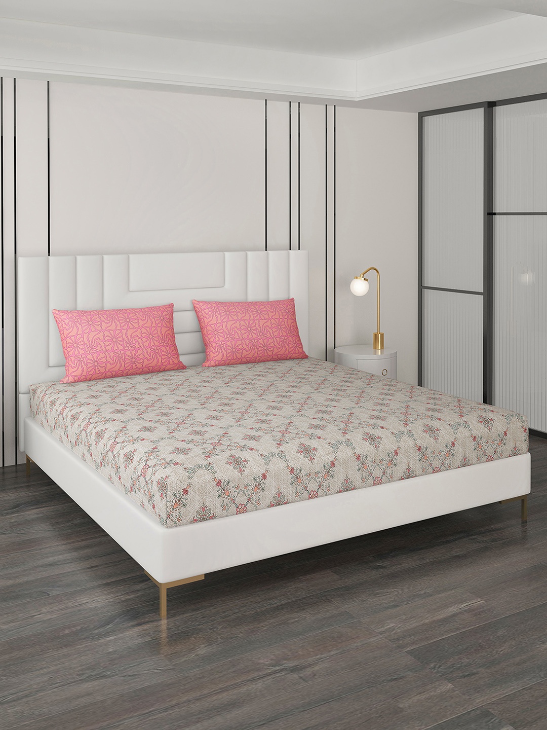 

Monte Carlo Beige & Coral Floral 144 TC Cotton Queen Bedsheet With 2 Pillow Covers