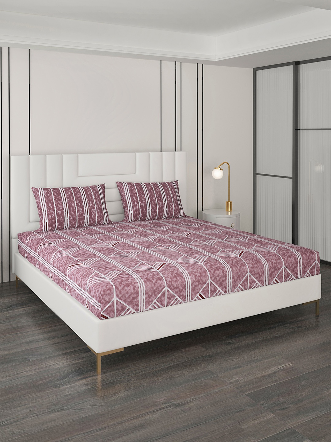 

Monte Carlo Violet & White Geometric Cotton 144 TC Queen Bedsheet With 2 Pillow Covers