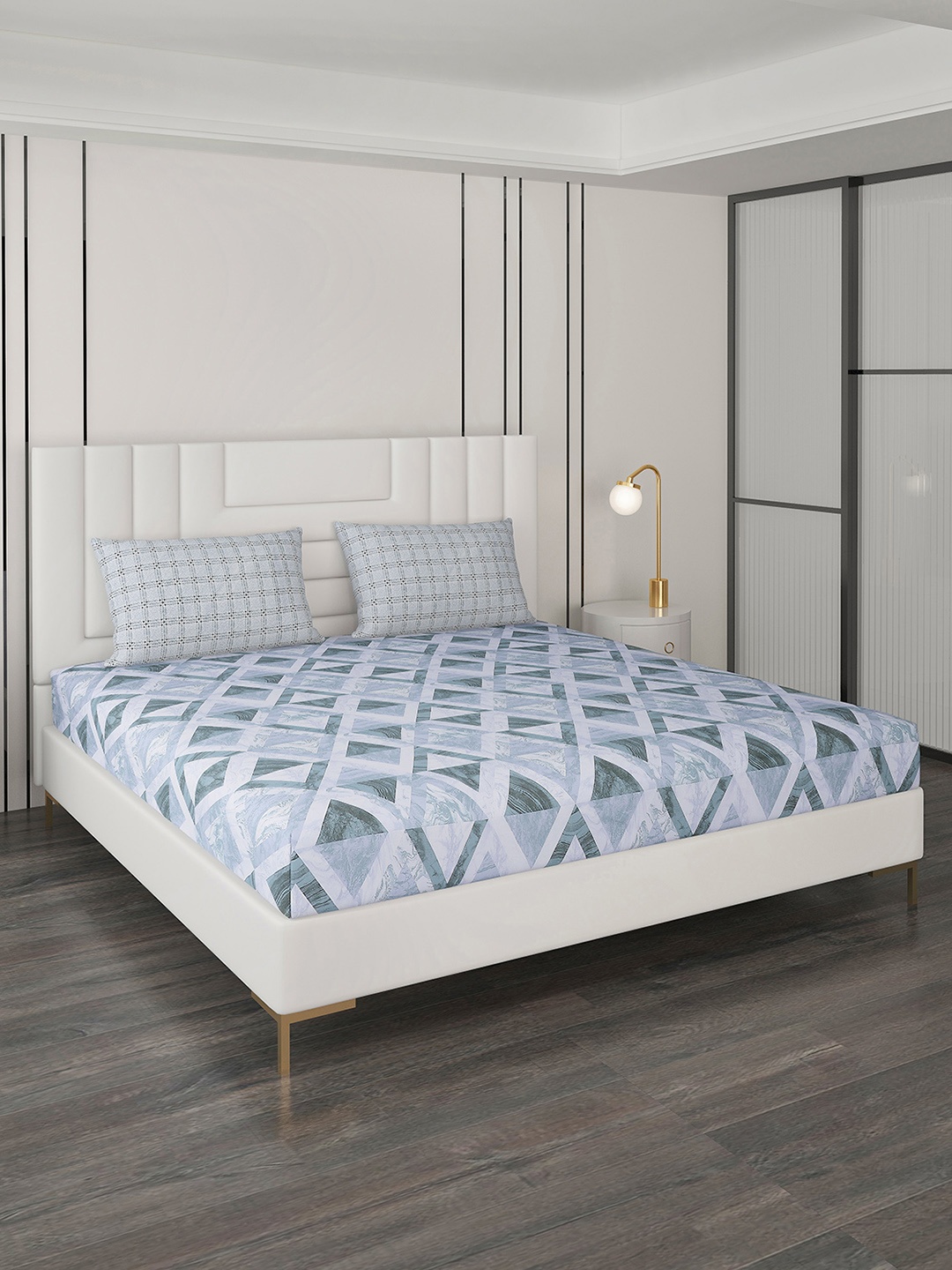 

Monte Carlo Blue & White Geometric 144 TC Queen Bedsheet with 2 Pillow Covers
