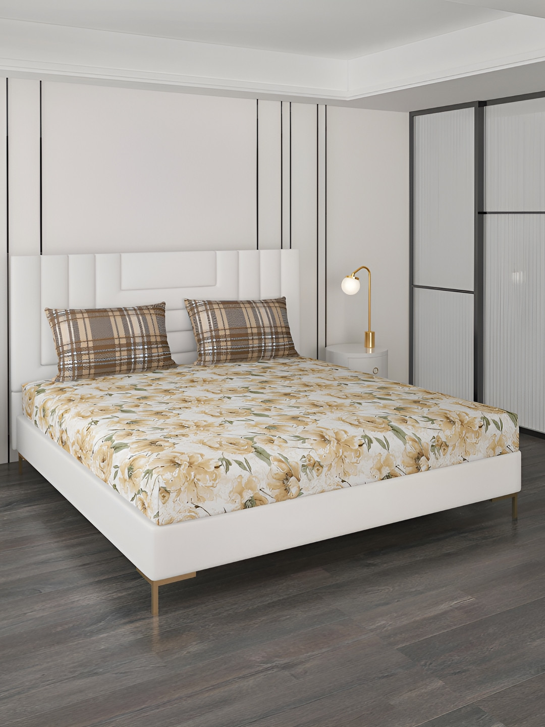 

Monte Carlo Yellow & White Floral 144 TC Cotton Queen Bedsheet with 2 Pillow Covers