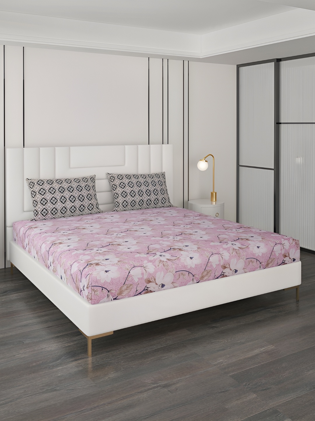 

Monte Carlo Pink & White Floral 144 TC King Bedsheet with 2 Pillow Covers