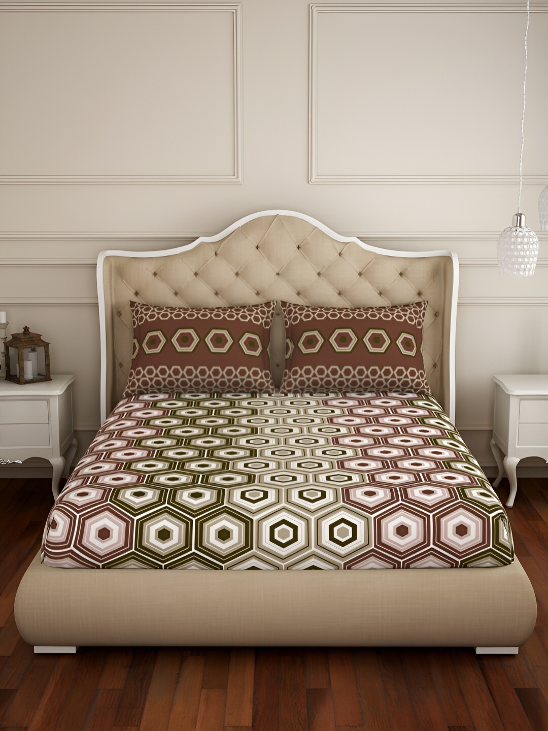 

SPACES Brown & White Geometric Cotton 144 TC Queen Bedsheet with 2 Pillow Covers
