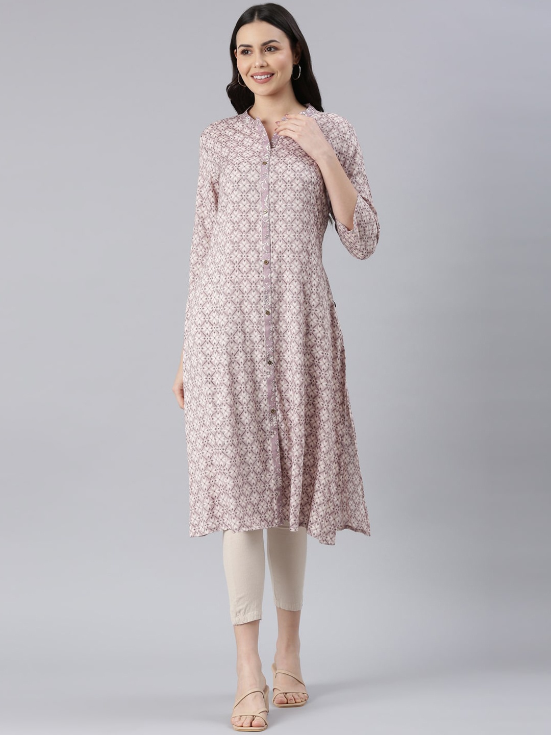 

Samhitas Geometric Printed Thread Work A-Line Kurta, Mauve