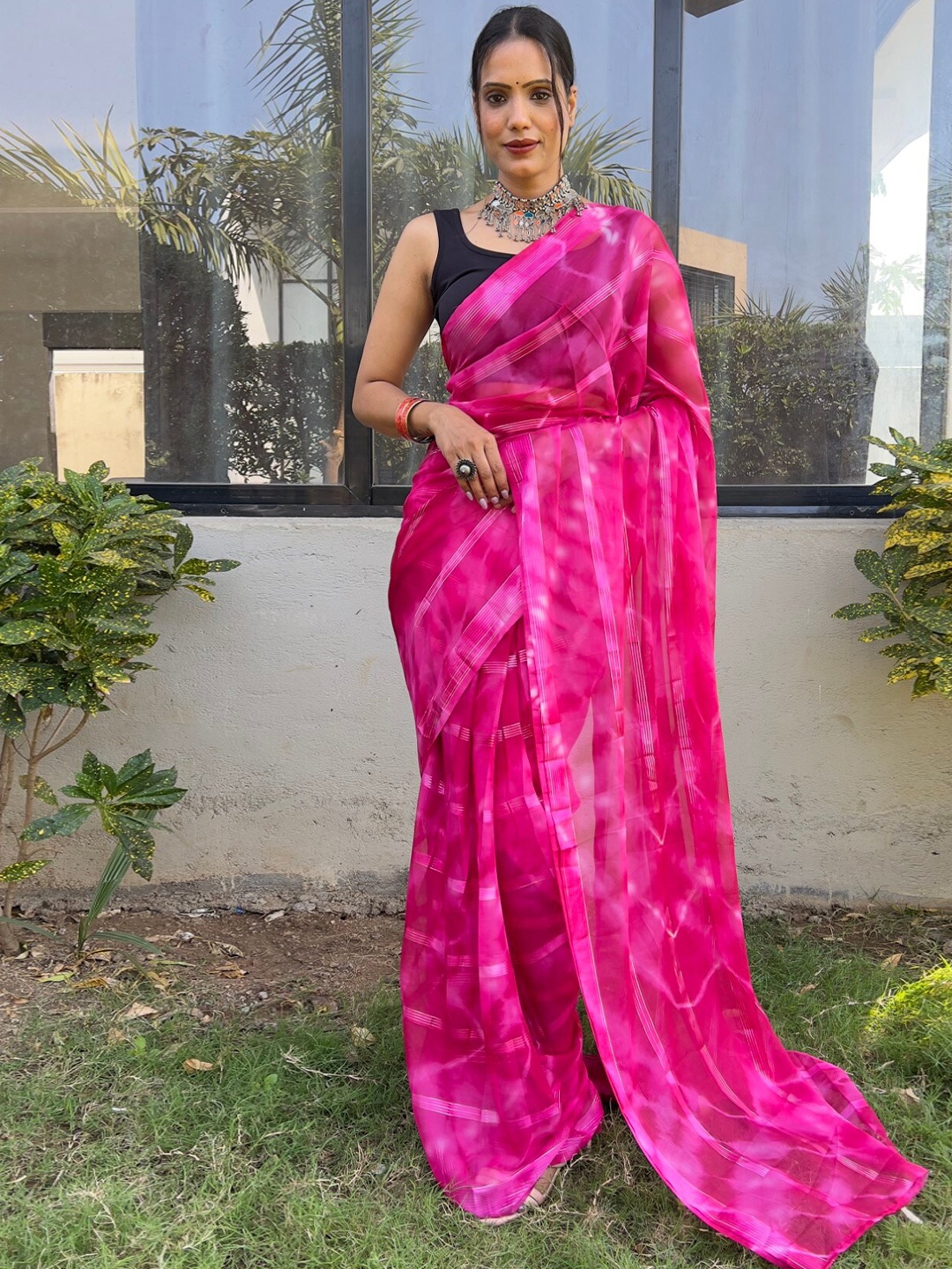 

LeeliPeeri Designer Tie and Dye Poly Georgette Ready to Wear Saree, Pink