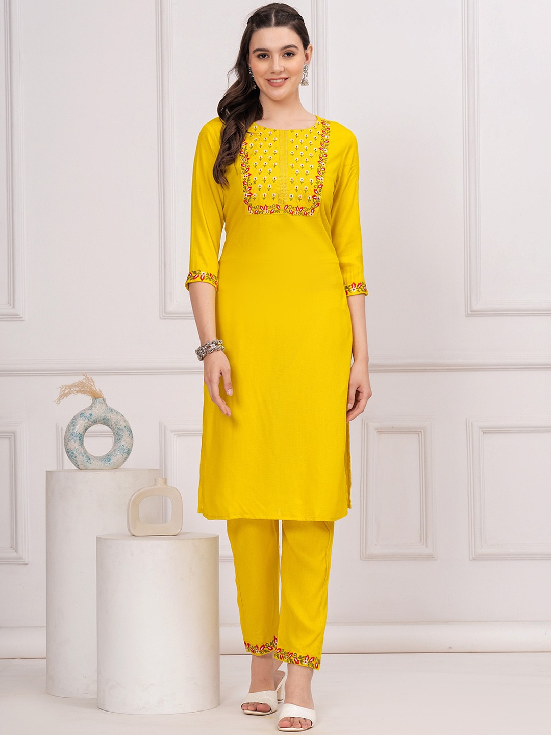 

JVSP FASHION Rund Neck Floral Yoke Design Regular Thread Work Pure Cotton Kurta Set, Yellow
