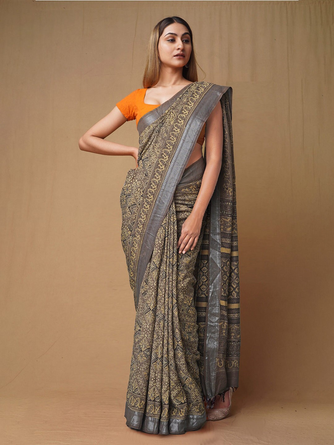 

Unnati Silks Ajrak Block Zari Pure Silk Handloom Chanderi Saree, Grey