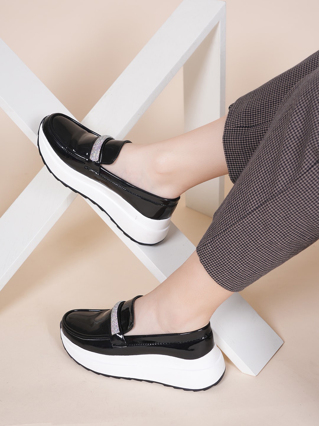 

The Roadster Lifestyle Co. Women Black Embellished Slip-On Sneakers