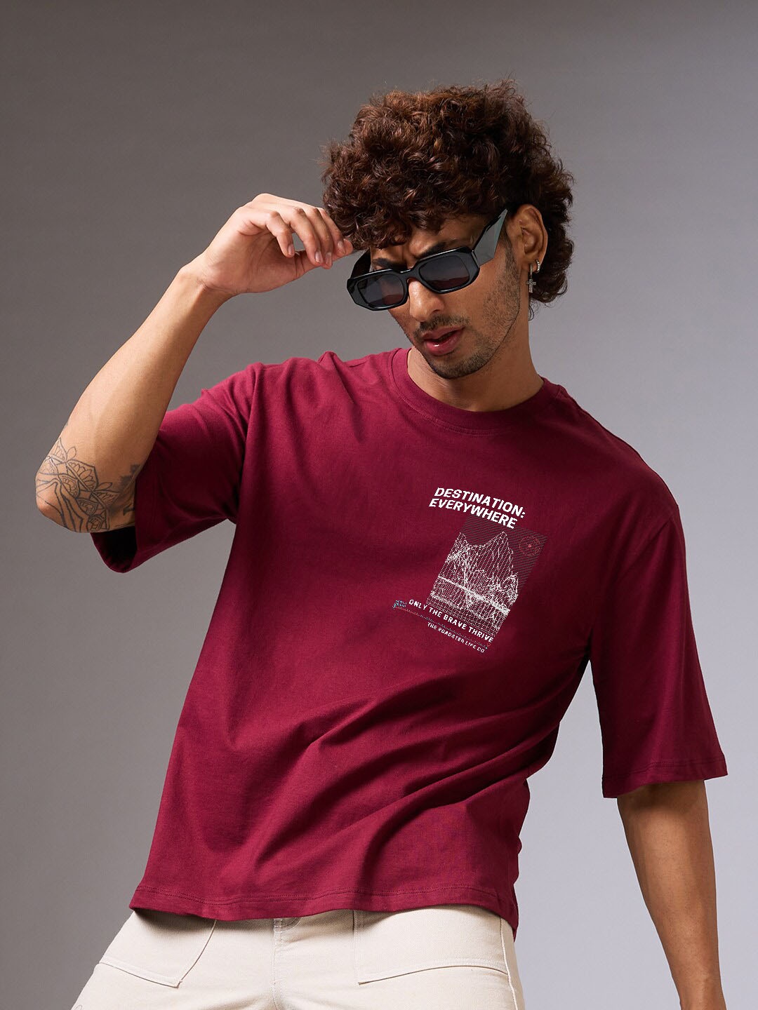 

The Roadster Lifestyle Co. Graphic-Printed Oversized-Fit Cotton T-Shirt, Maroon