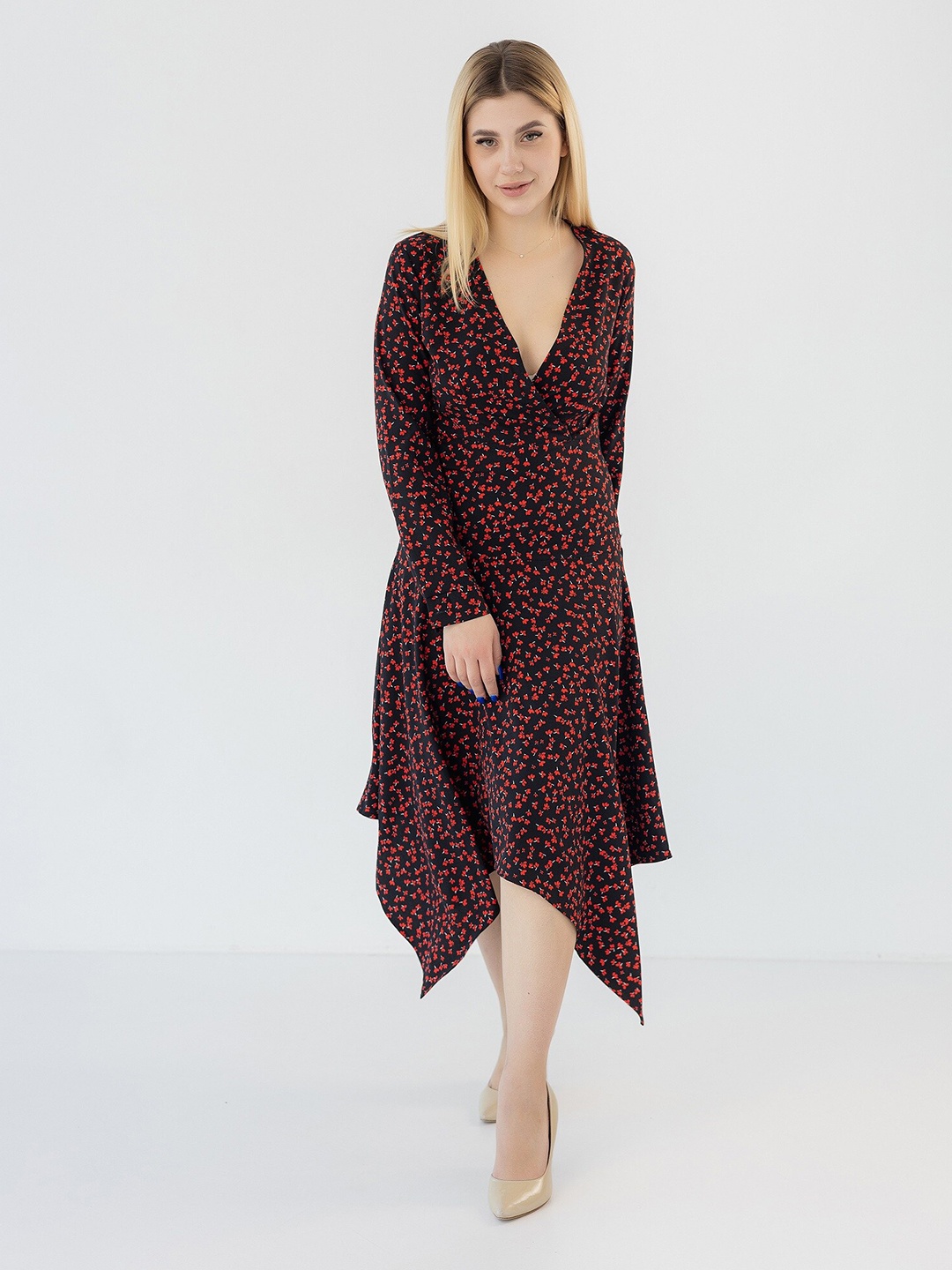 

Diyas London Floral Printed Puff Sleeves Midi Dress, Black