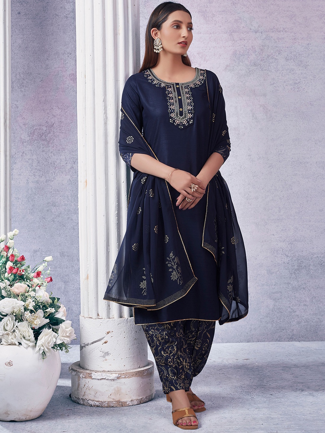 

KALINI Ethnic Motifs Embroidered Round Neck Three-Quarter Sleeves Sequinned Kurta Set, Navy blue