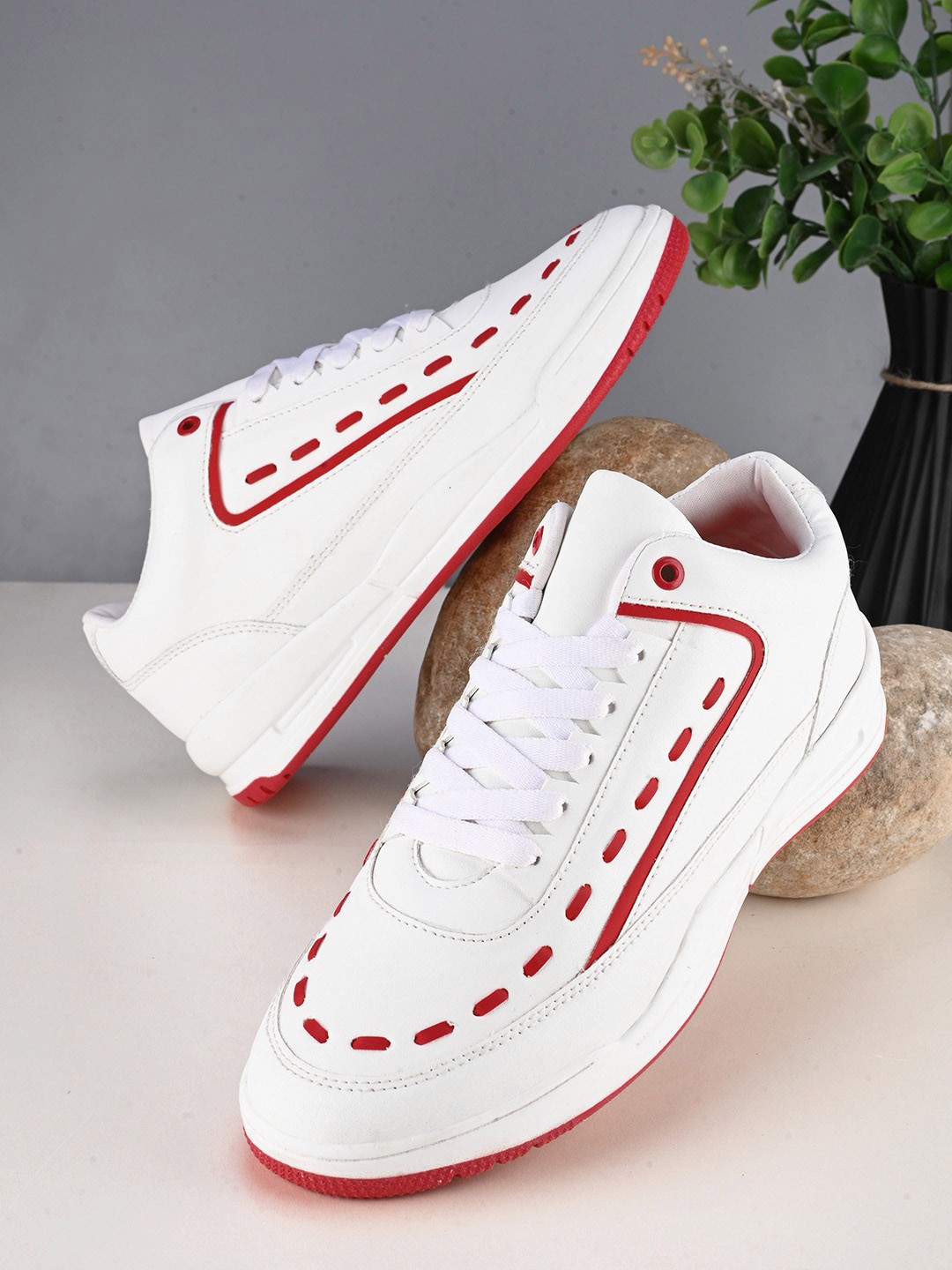 

The Roadster Lifestyle Co. Women White Round Toe Lightweight Sneakers