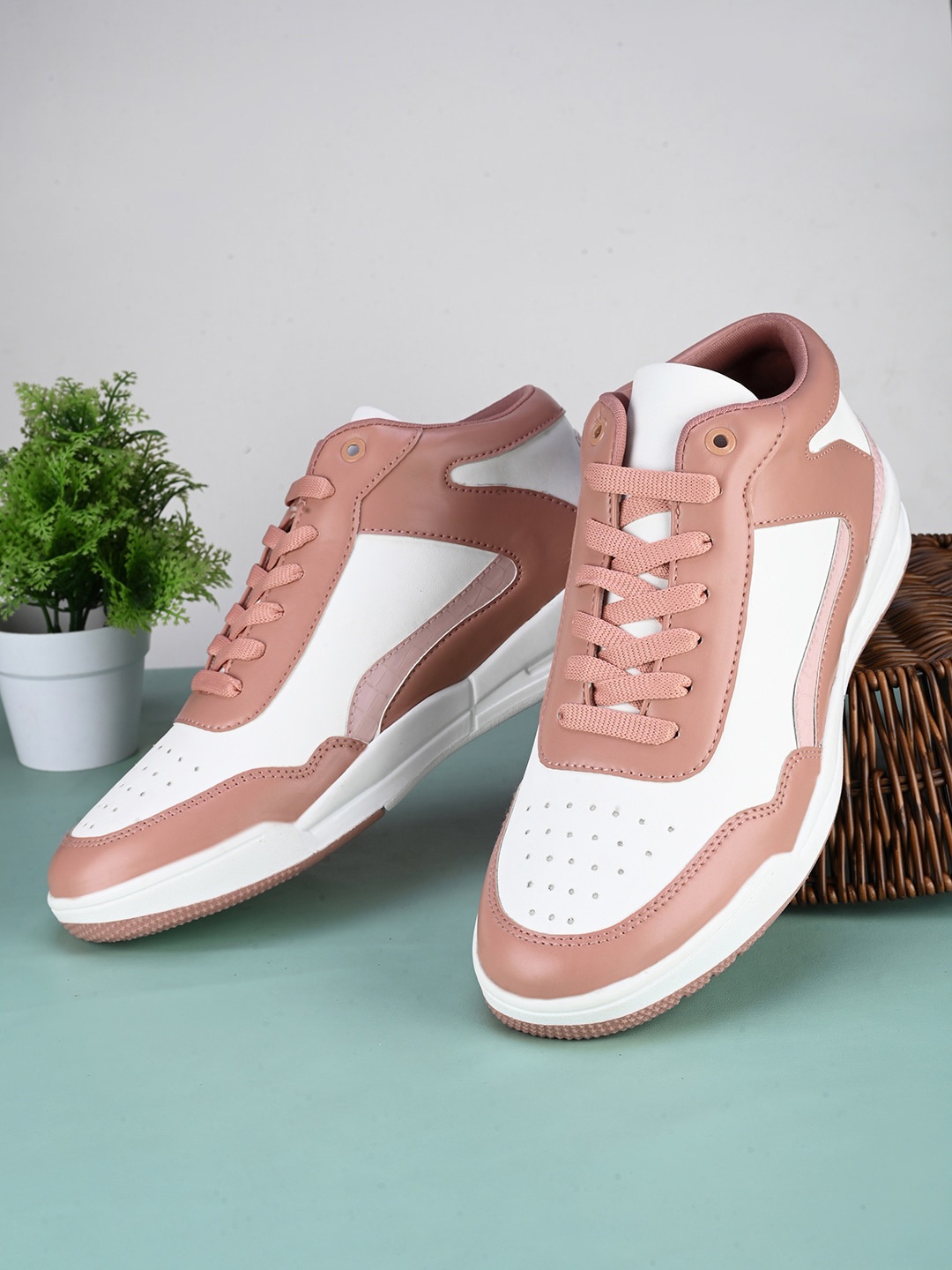 

The Roadster Lifestyle Co. Women White Round Toe Lightweight Sneakers