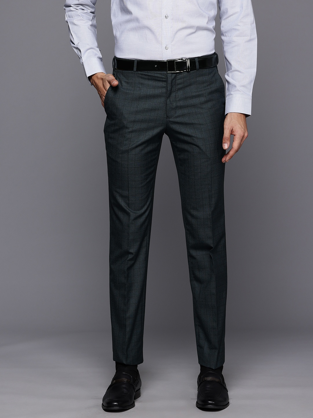 

Raymond Men Checked Slim Fit Trousers, Navy blue