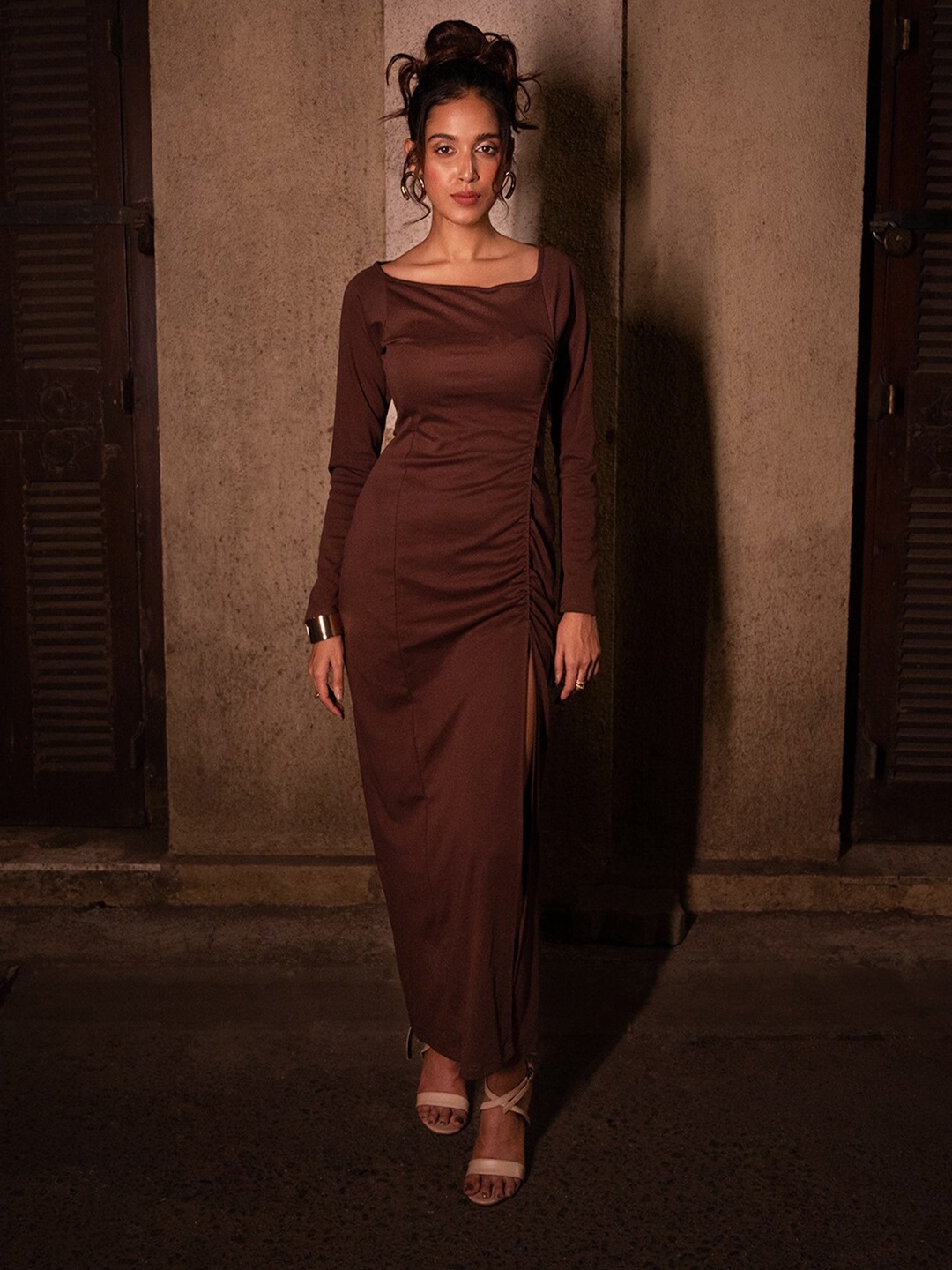 

Ostilos Round Neck Long Sleeves Cotton Maxi Dress, Brown