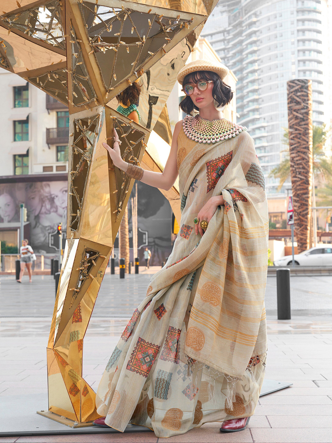 

Mitera Floral Zari Tissue Saree, Grey