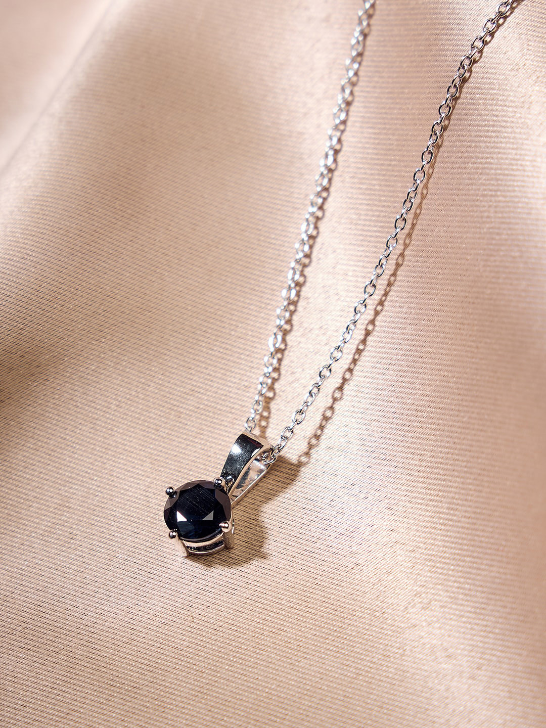 

Inddus Jewels 925 Sterling Silver Rhodium-Plated Circular Pendant with Chain