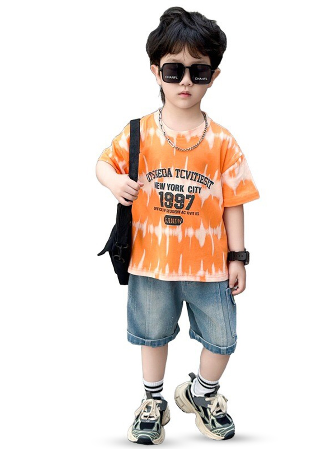 

StyleCast x Revolte Boys Orange & Blue Printed T-shirt with Shorts