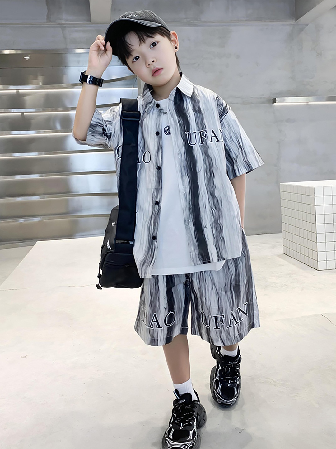 

StyleCast x Revolte Boys Printed Shirt Collar Shirt With Short, Grey