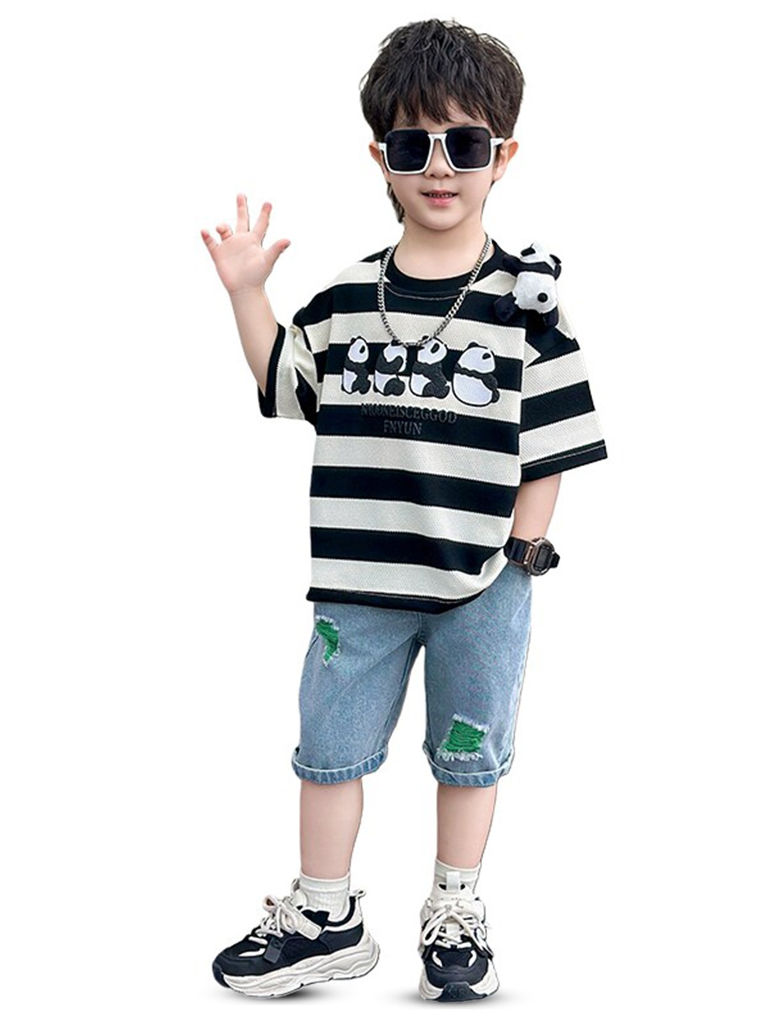 

StyleCast x Revolte Boys White & Black Striped T-shirt with Shorts