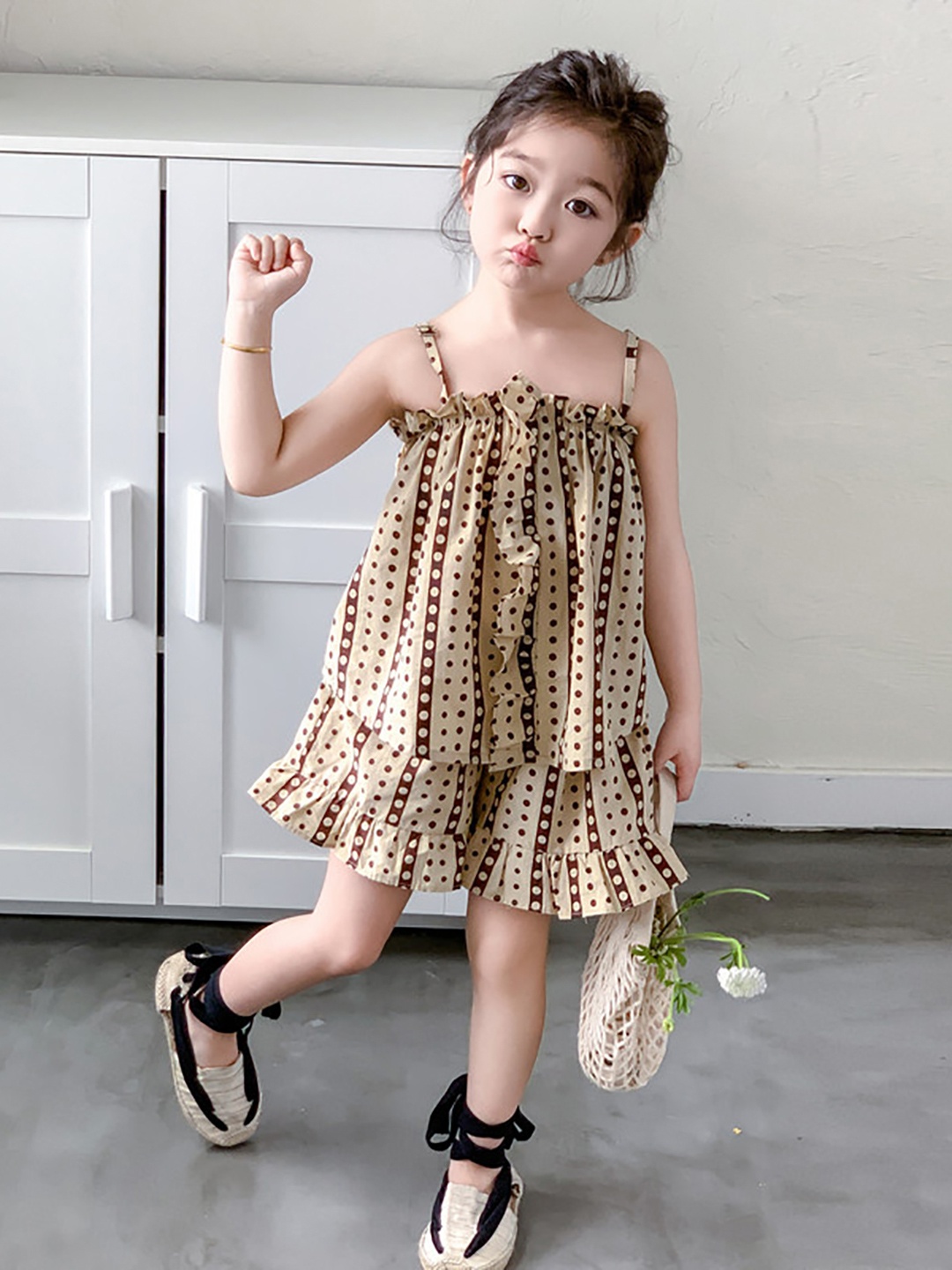 

StyleCast x Revolte Girls Printed Top with Shorts, Khaki