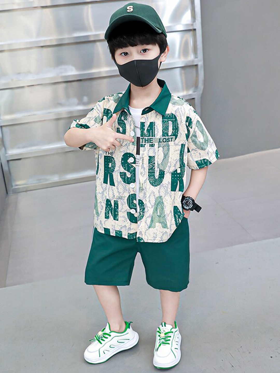 

StyleCast x Revolte Boys Printed Short Sleeves Polo Collar T-shirt with Shorts, Green