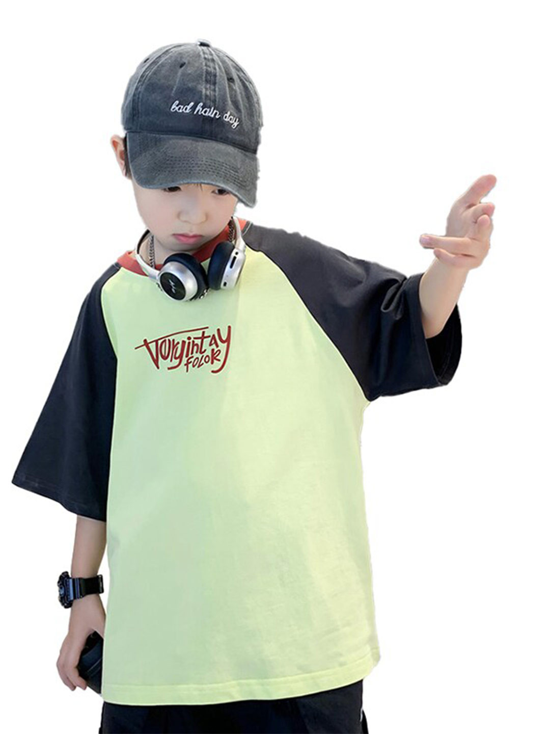 

StyleCast x Revolte BoysGreen & Black Colourblocked Round Neck Cotton T-shirt, Green
