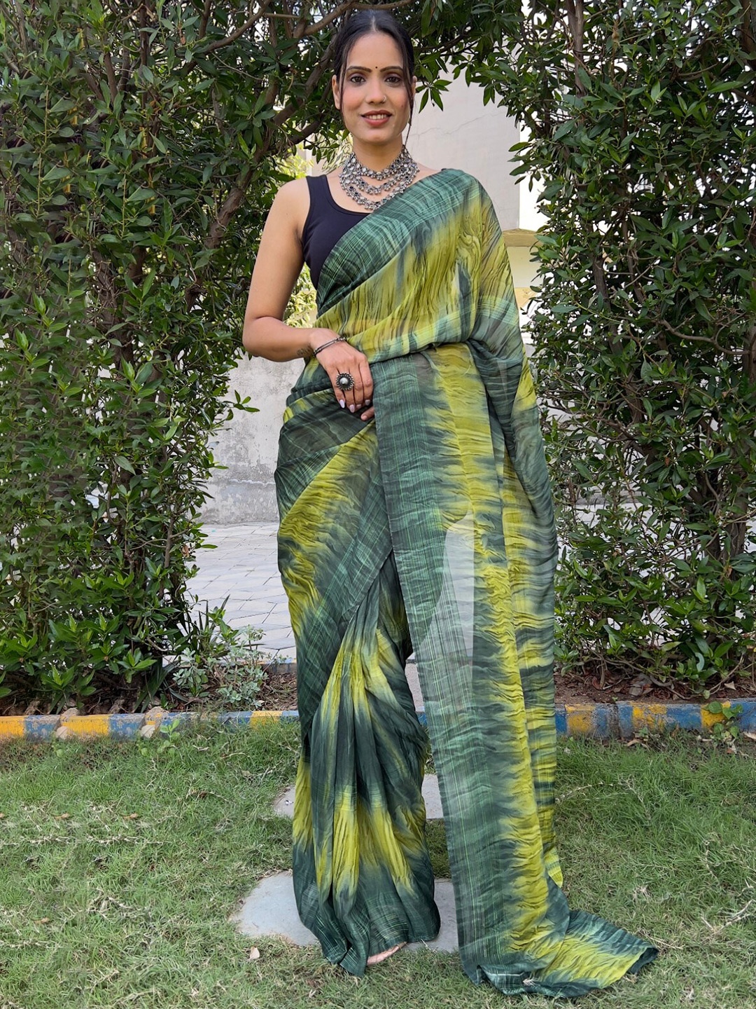

LeeliPeeri Designer Tie and Dye Silk Blend Ready to Wear Saree, Green
