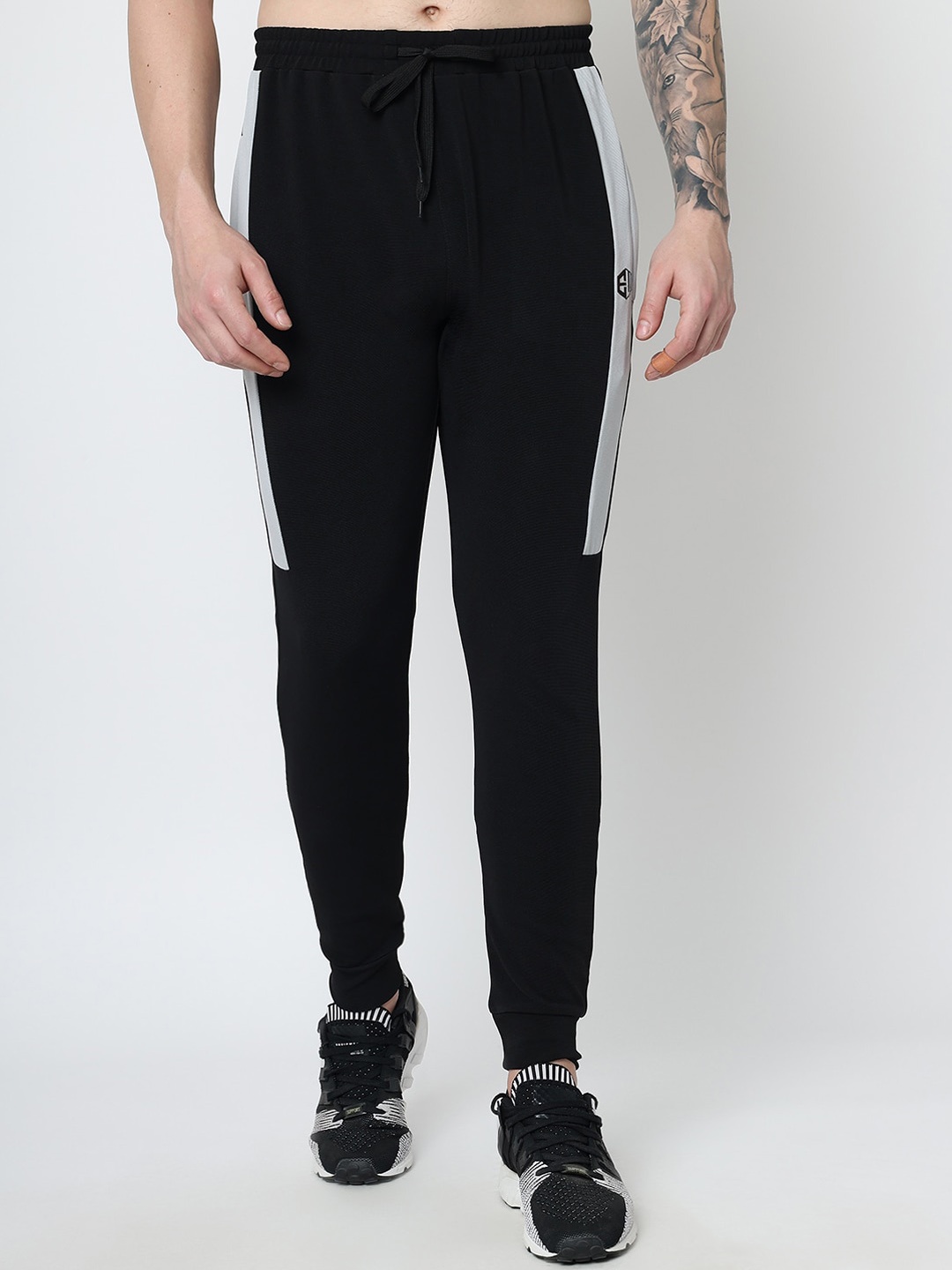 

ENDEAVOUR WEAR Men Rapid Dry Mid-Rise Joggers, Black