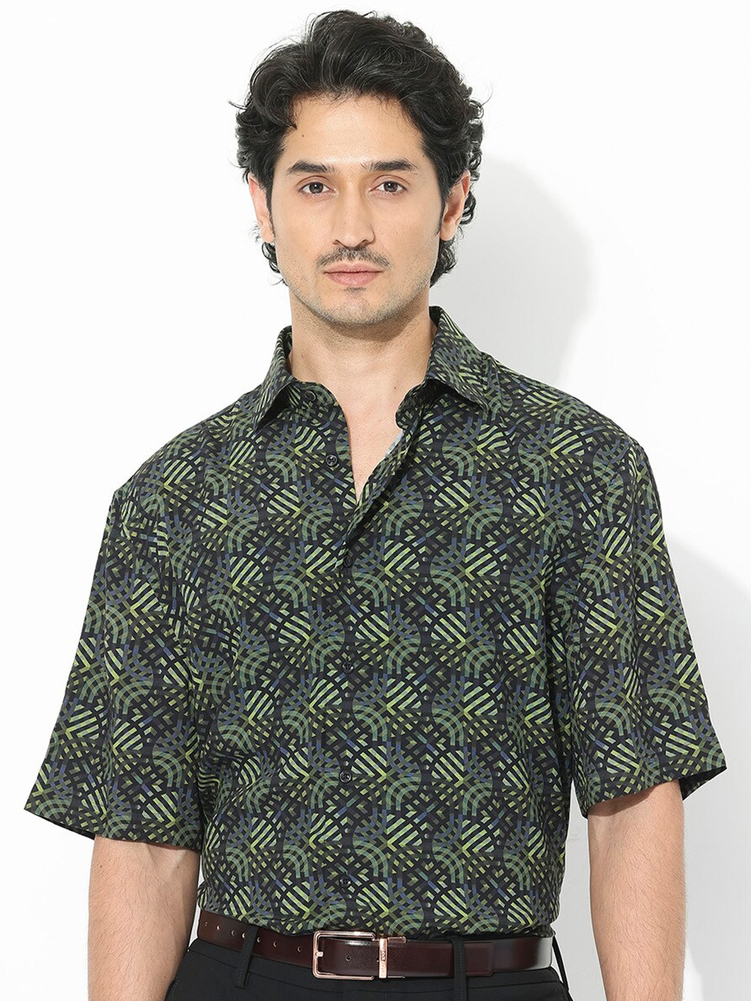 

RARE RABBIT Men Deaton Regular Fit Opaque Printed Shirt, Black