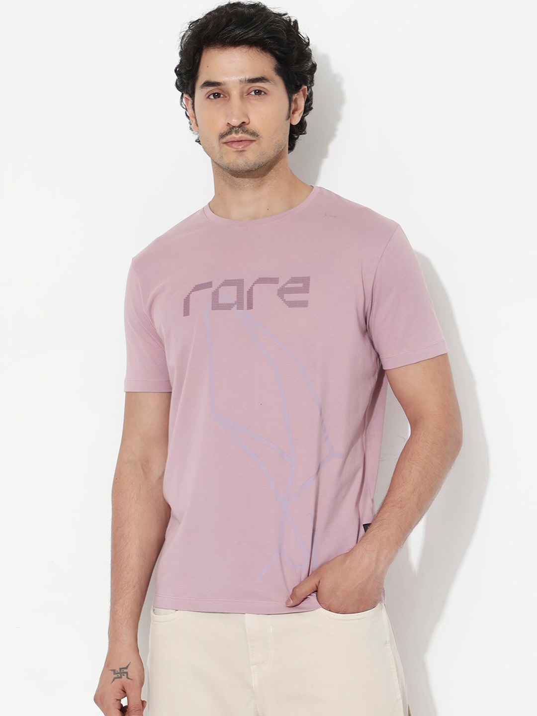 

RARE RABBIT Men Bolt Regular Fit Typography Printed T-Shirt, Pink