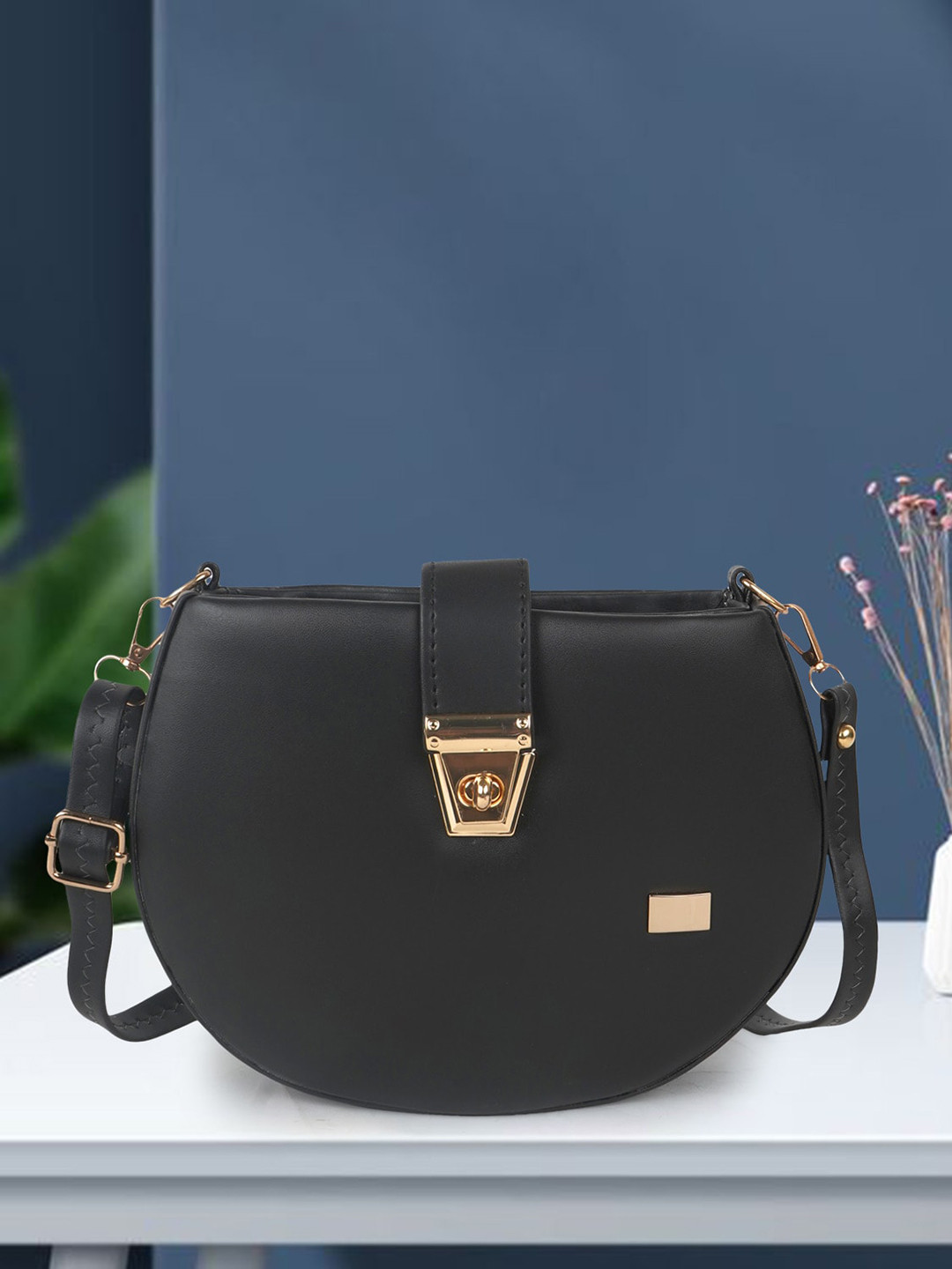 

YOYOWING Half Moon Sling Bag, Black