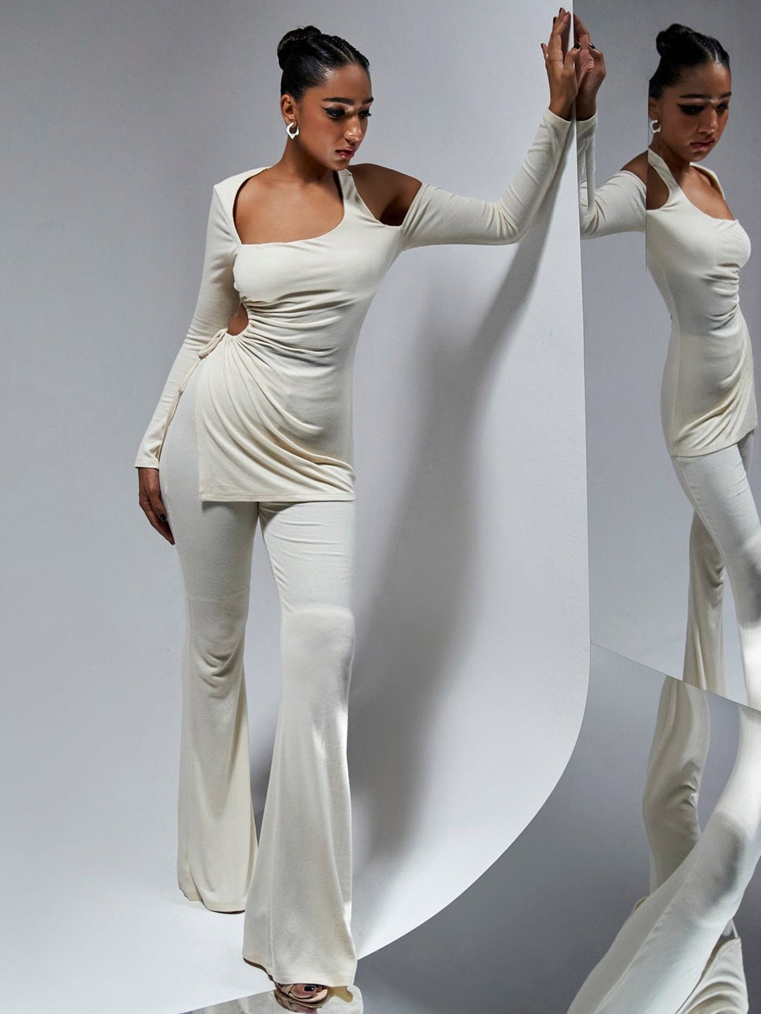 

Lea Clothing Co. Cut Out Detail Top With Trousers, Off white