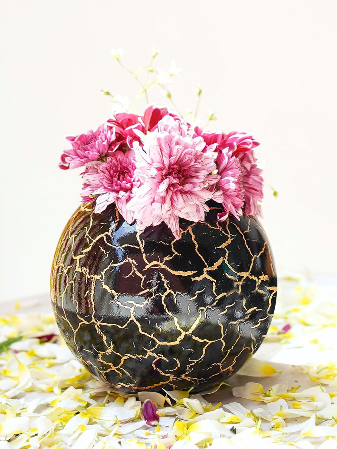 

BEHOMA Crackled Black Metal Small Ball Flower Vase