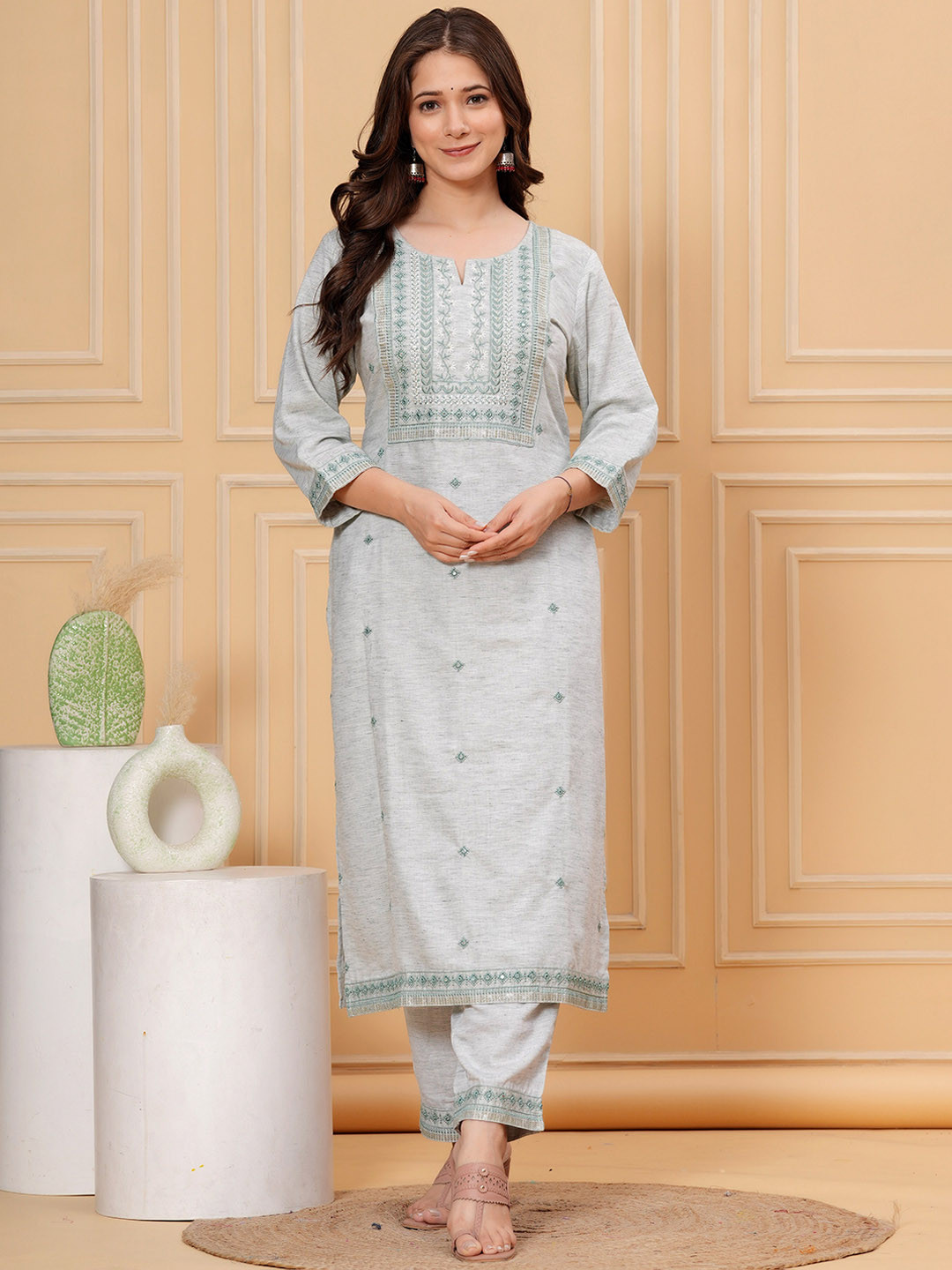 

SK2 Fashion Round Neck Floral Printed Regular Thread Work Pure Cotton Kurta with Trousers, Grey