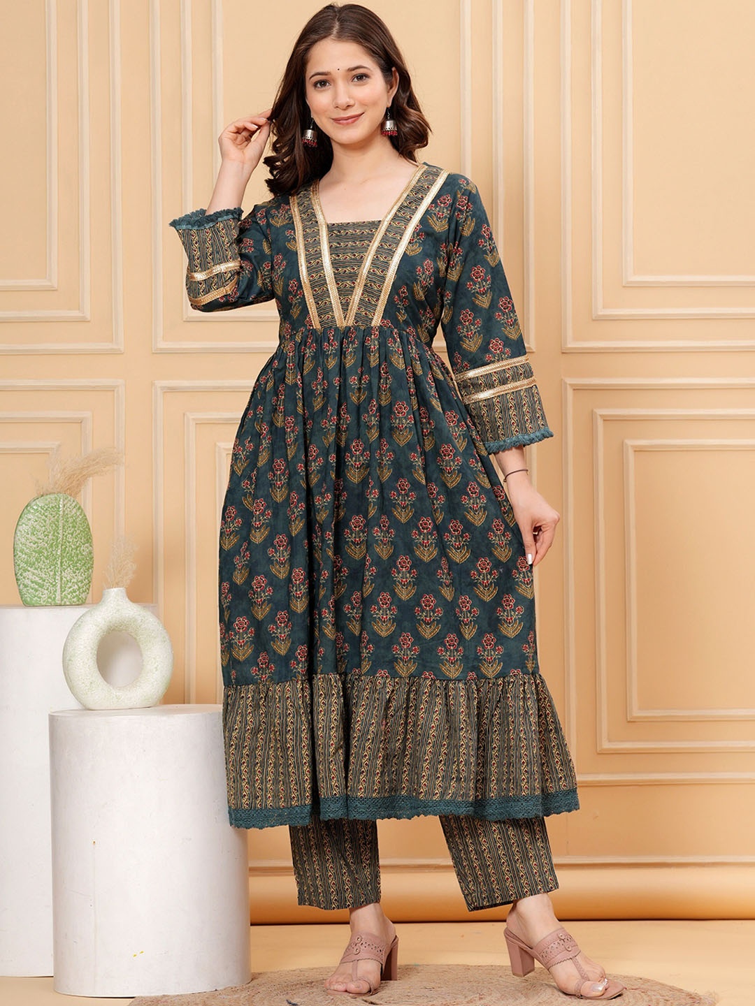 

SK2 Fashion Square Neck Floral Printed Pleated Thread Work Pure Cotton Kurta with Trousers, Green