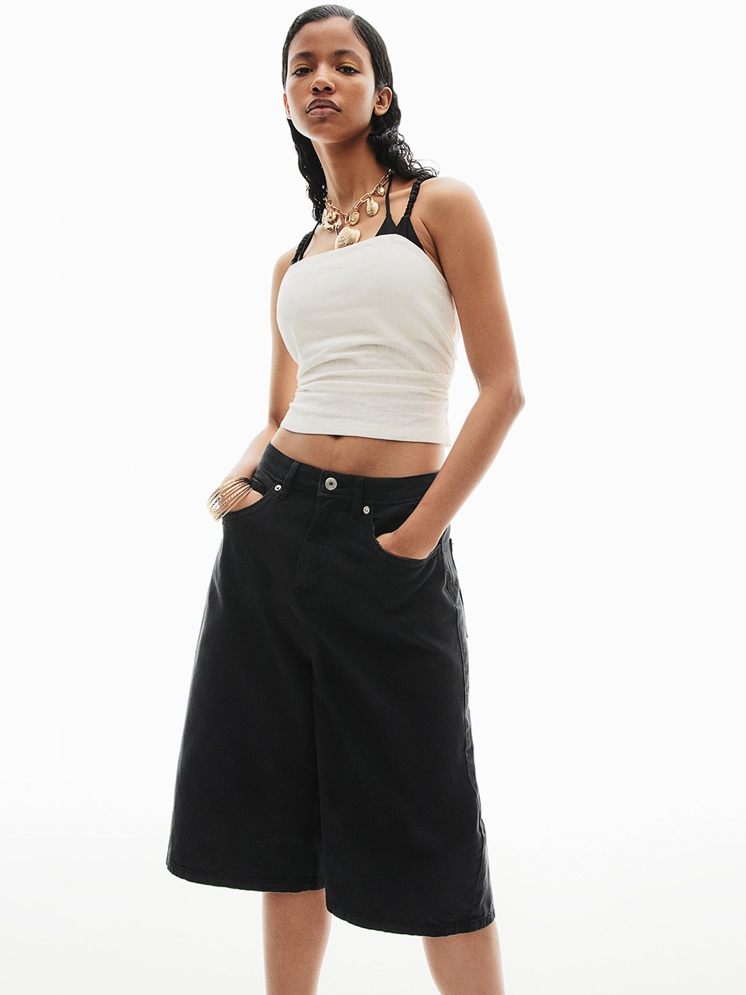 

H&M Women Cotton Knee-Length Twill Shorts, Black
