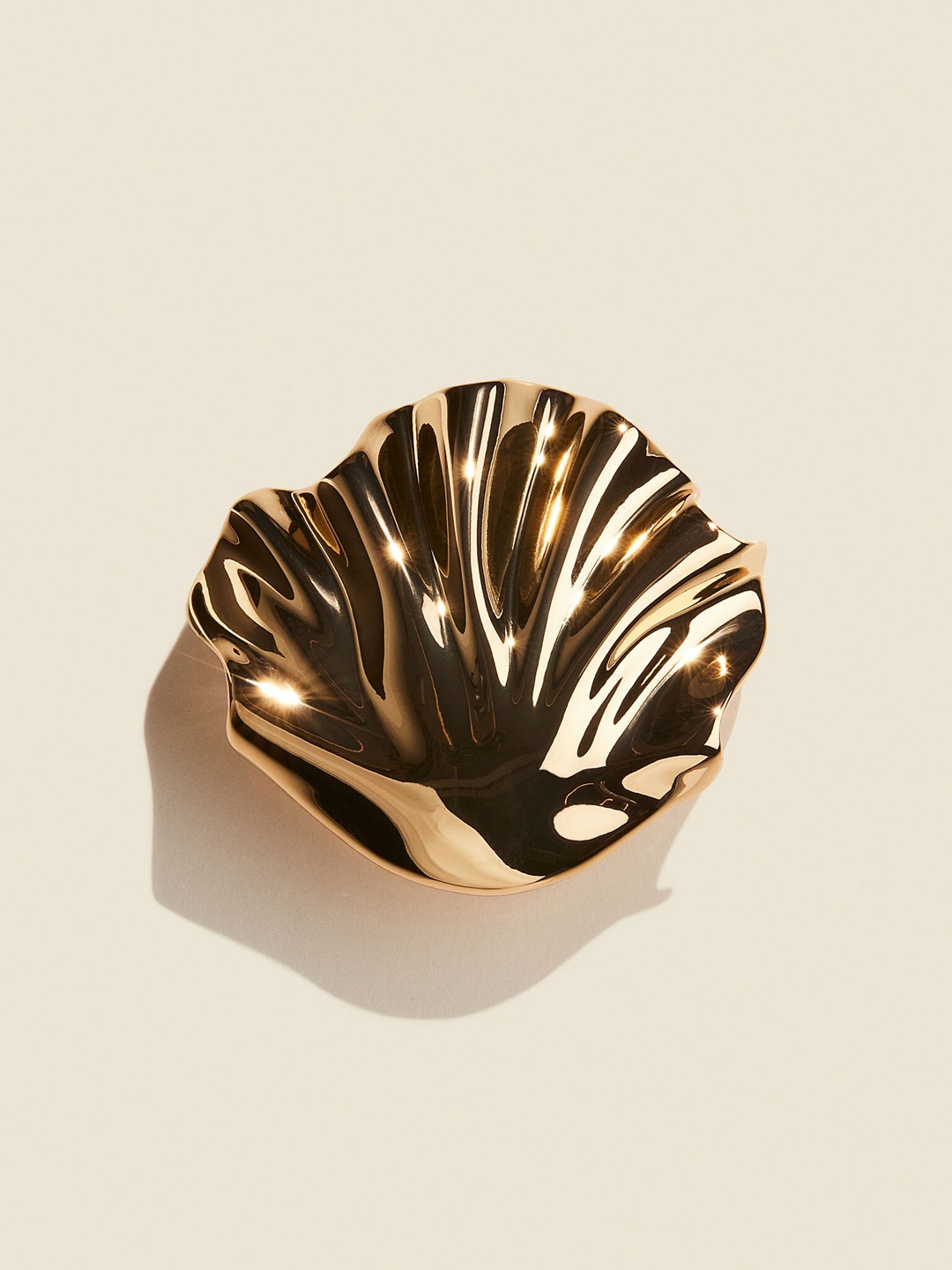 

H&M Shell-Shaped Hair Clip, Gold
