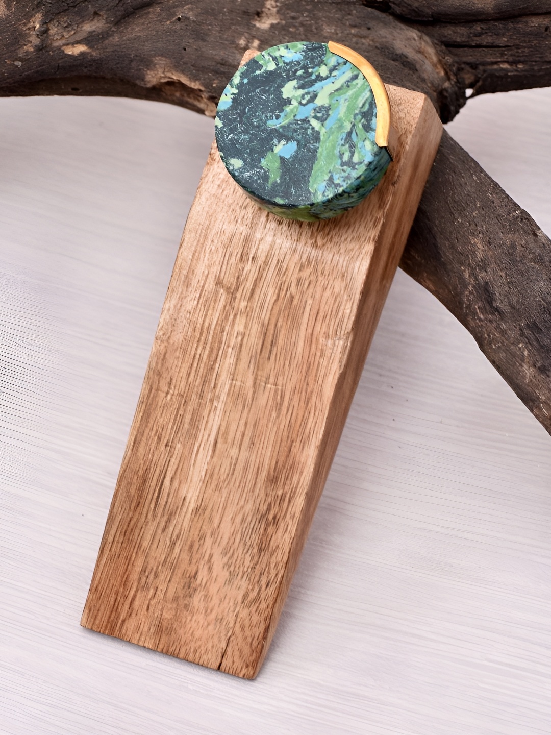 

Indianshelf Beige & Green Round Stone Door Stopper