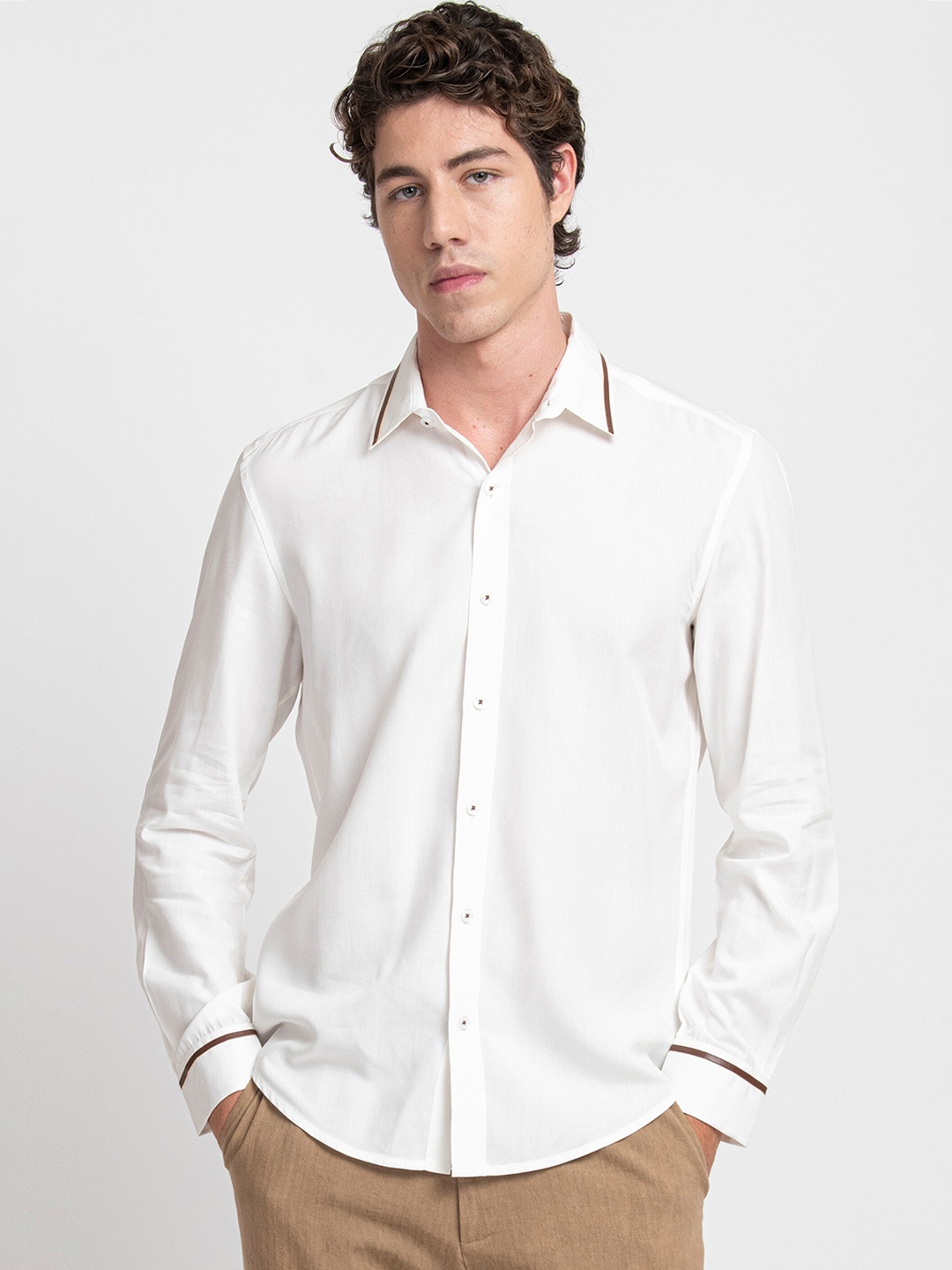 

KISSOSS Men Slim Fit India Slim Opaque Solid Casual Shirt, White