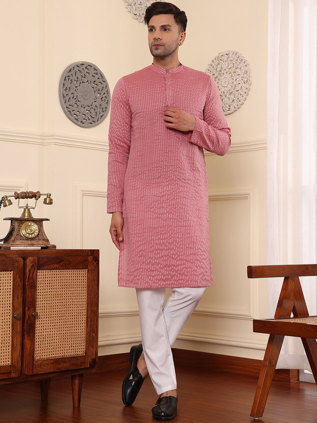 

DEYANN Striped Woven design Mandarin Collar Long Sleeves Kurta with Pyjamas, Pink
