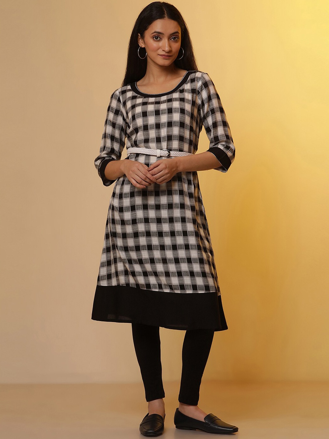 

AURELIA Checked Round Neck Belted Detail A-Line Kurta With Leggings, Black