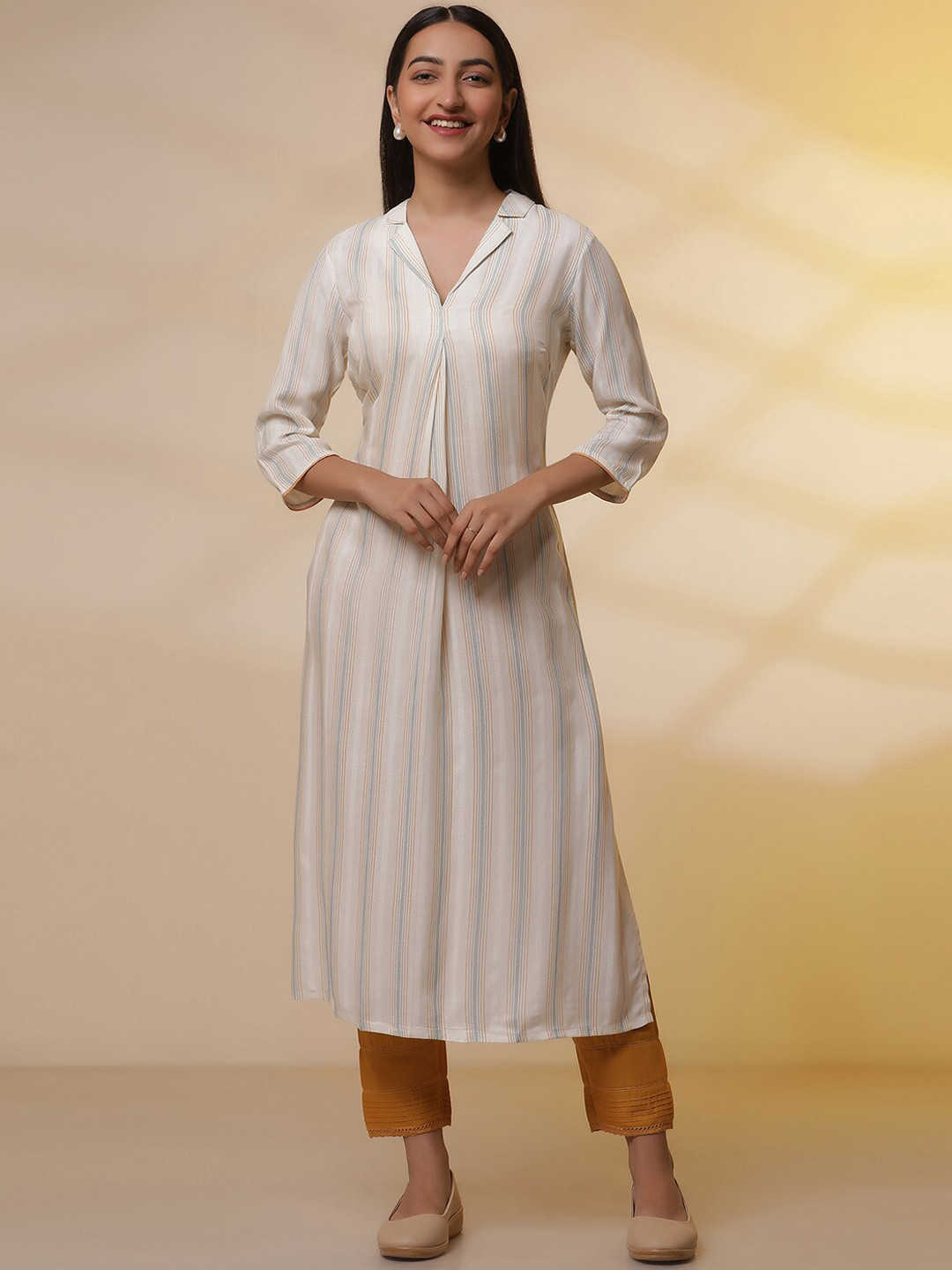 

AURELIA Striped Regular Shirt Collar Straight Kurta With Trousers, White