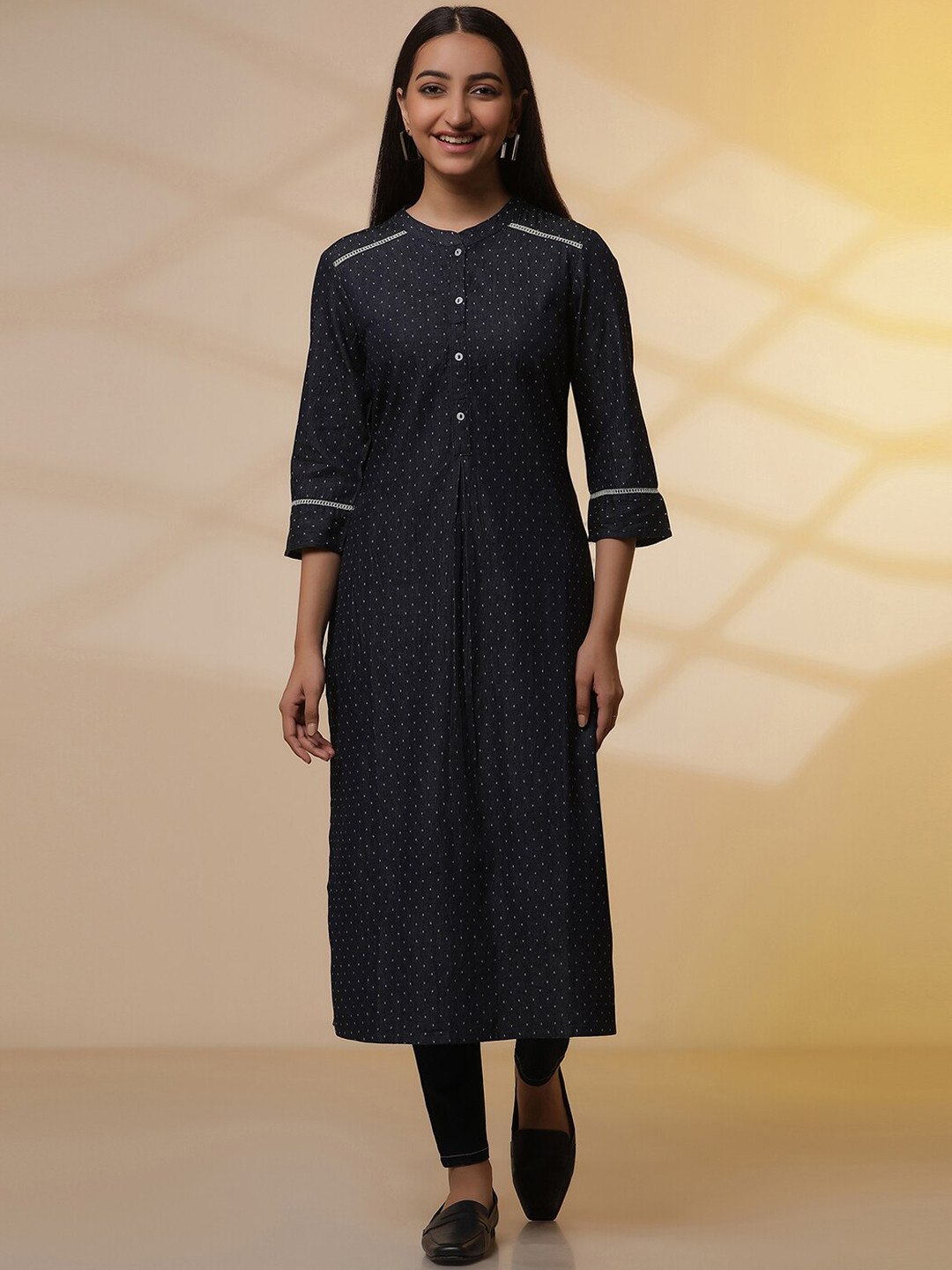 

AURELIA Floral Woven Design Band Collar Straight Pure Cotton Kurta With jeggings, Blue