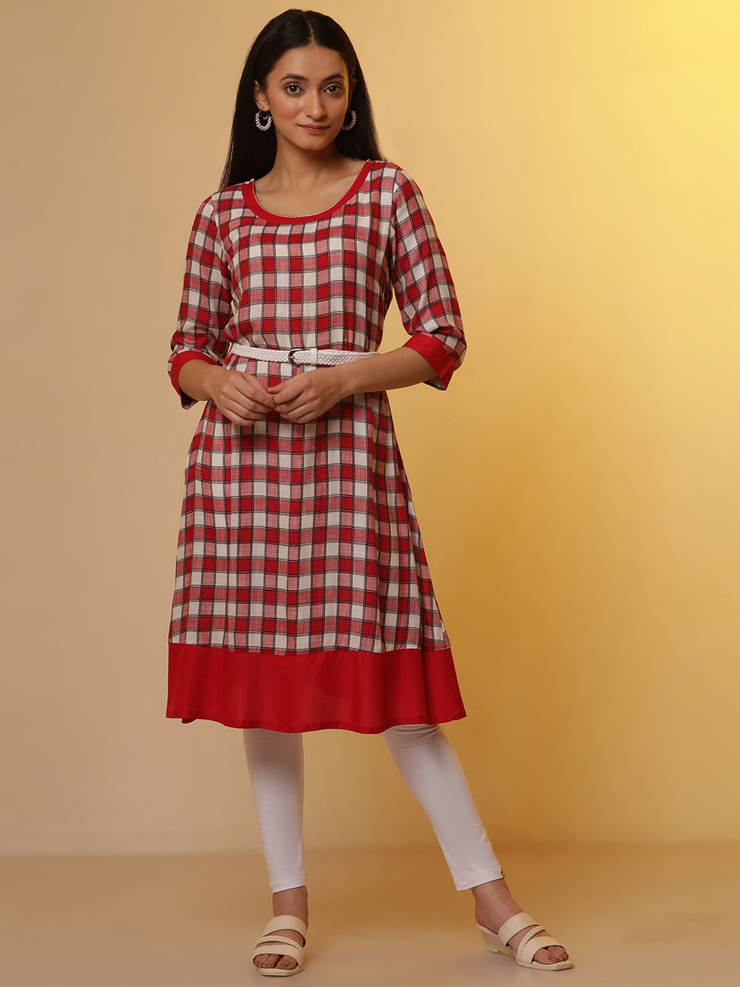 

AURELIA Checked Round Neck Regular Sleeves A-Line Kurta Set, Red