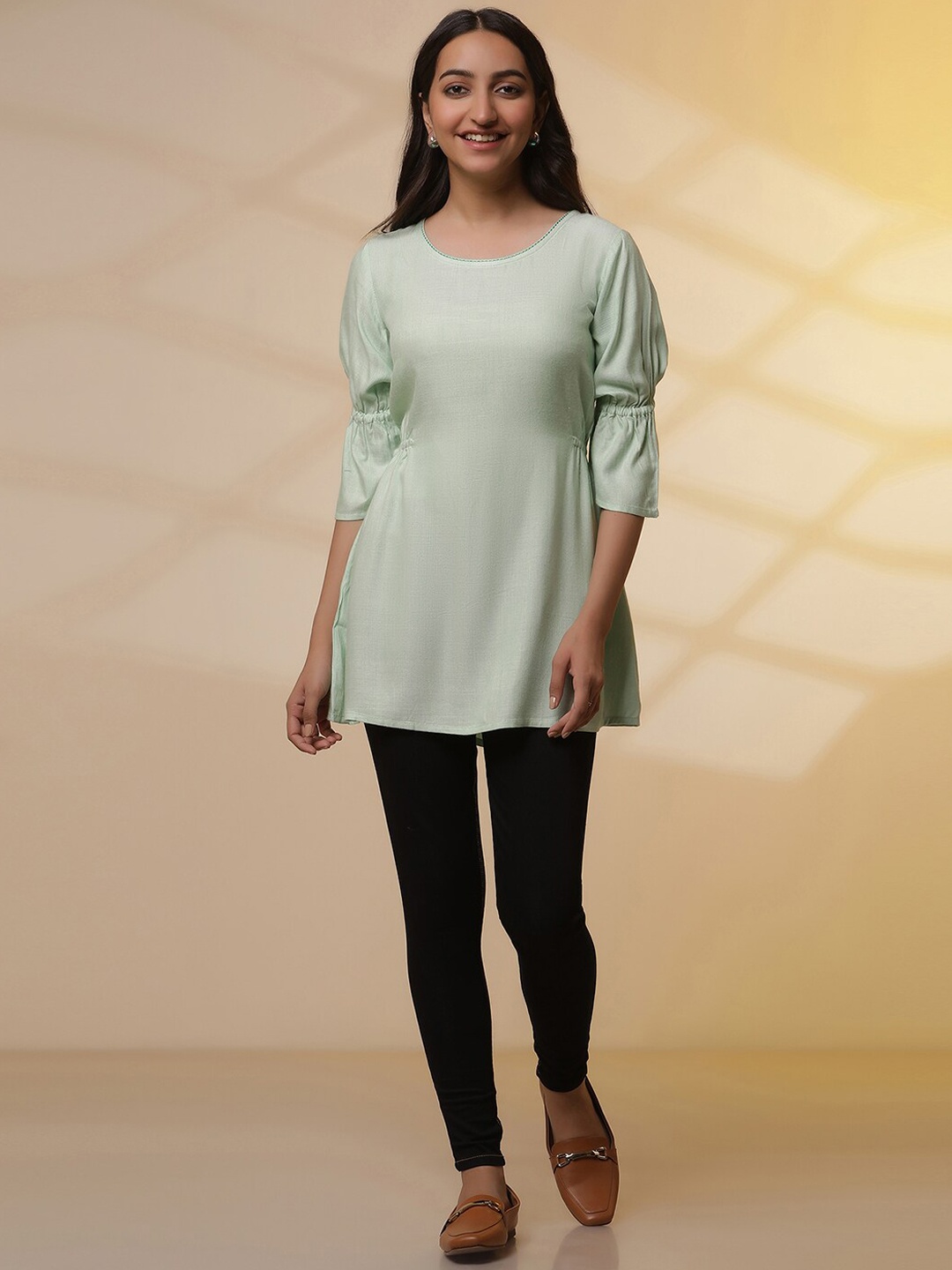 

AURELIA Round Neck Regular A-Line Kurti with Legging, Green