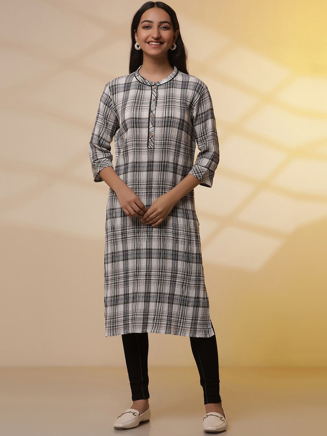 

AURELIA Checked Band Collar Three-Quarter Sleeves pure Cotton Kurta With Leggings, White