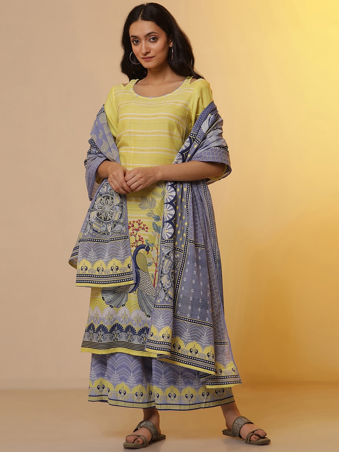 

AURELIA Ethnic Motifs Round Neck Three-Quarter Sleeves Kurta with Palazzos & Dupatta, Yellow