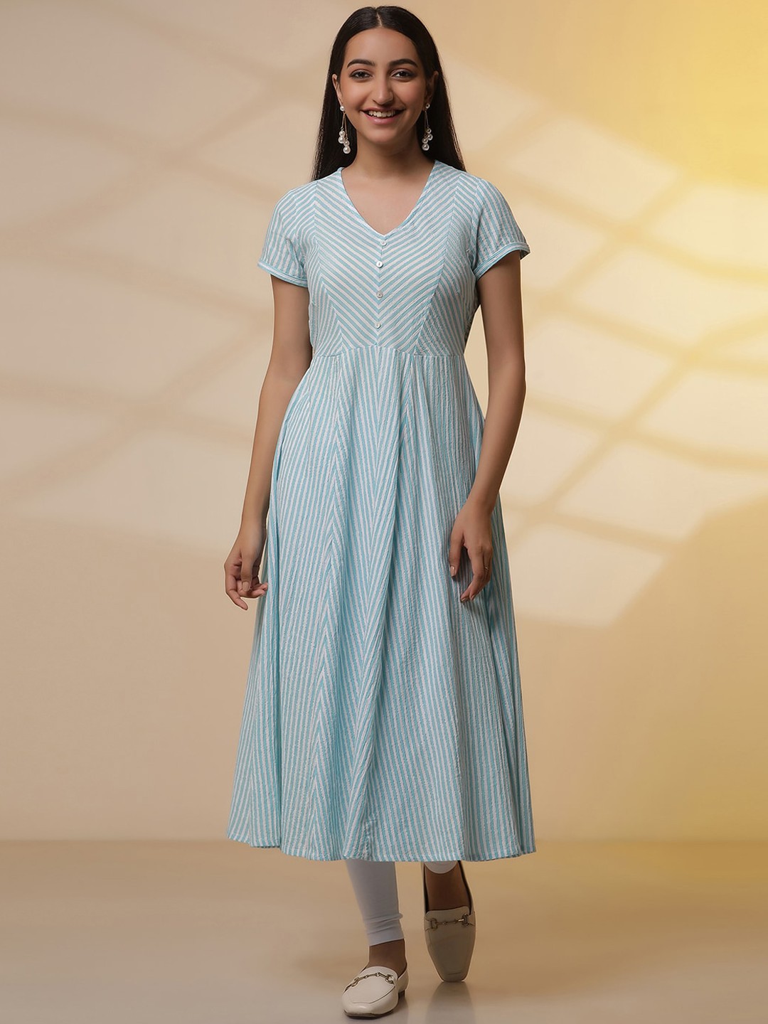 

AURELIA Vertical Striped Empire Kurta With Legging, Blue