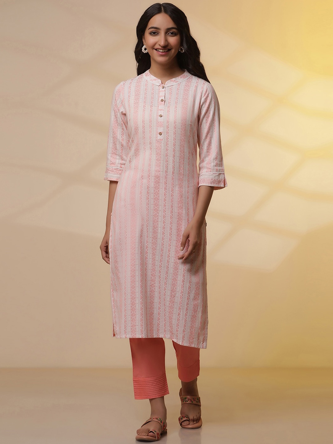 

AURELIA Striped Band Collar Three-Quarter Sleeves Straight Kurta with Trousers, Peach